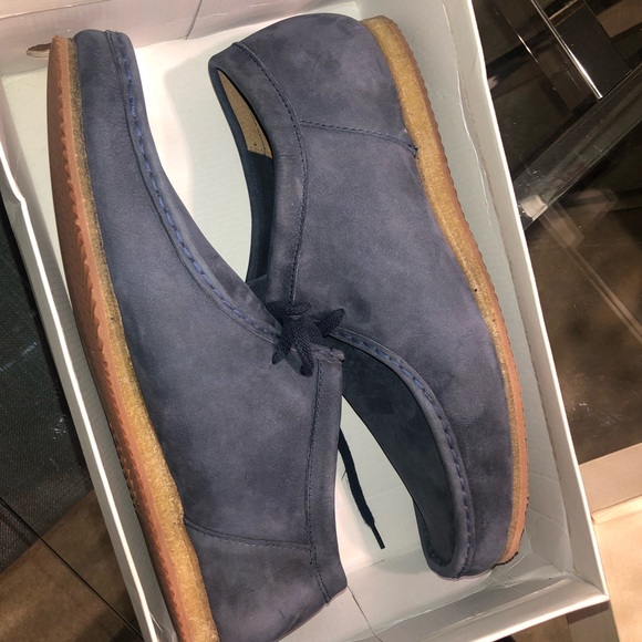 clarks wallabee run grey